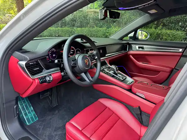 Porsche Panamera 2024