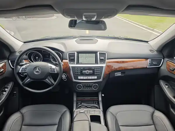 Mercedes-Benz M-Class 2014