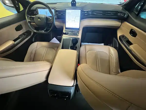 NIO ES6 2020