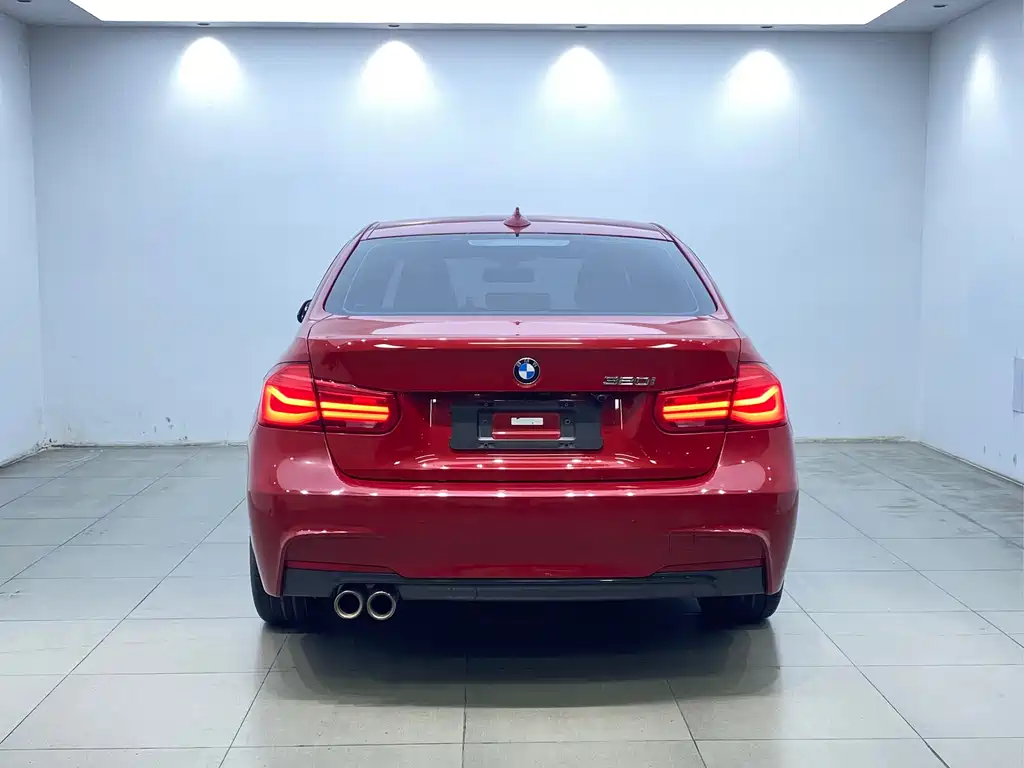 BMW 3 Series 2018 — фото 18