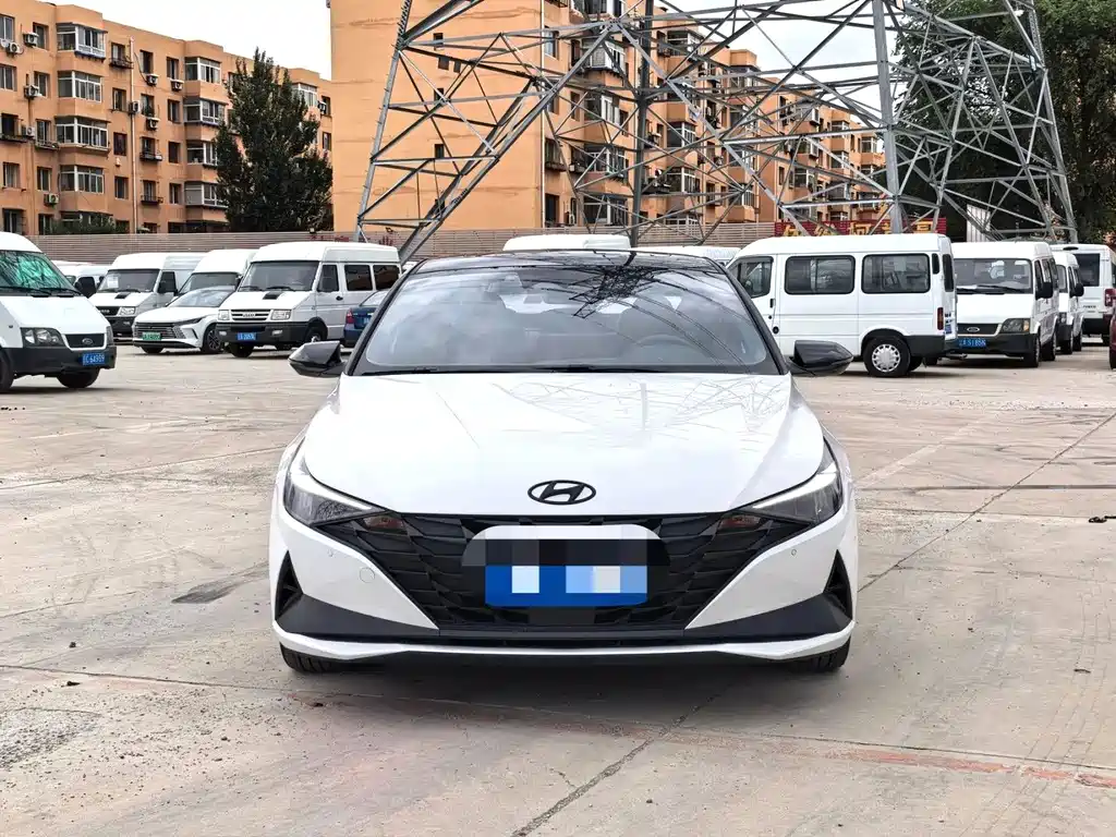 Hyundai Elantra 2022