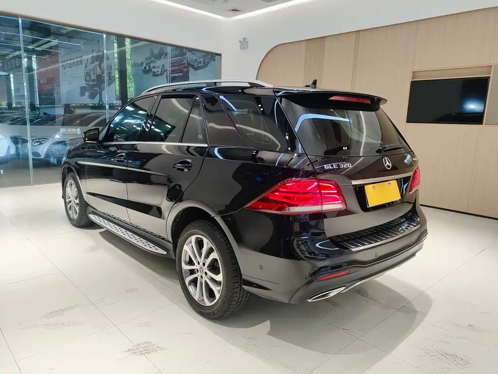 Mercedes-Benz GLE 2017 — фото 6