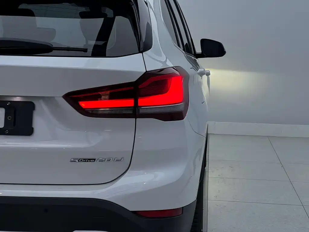 BMW X1 2021 — фото 13