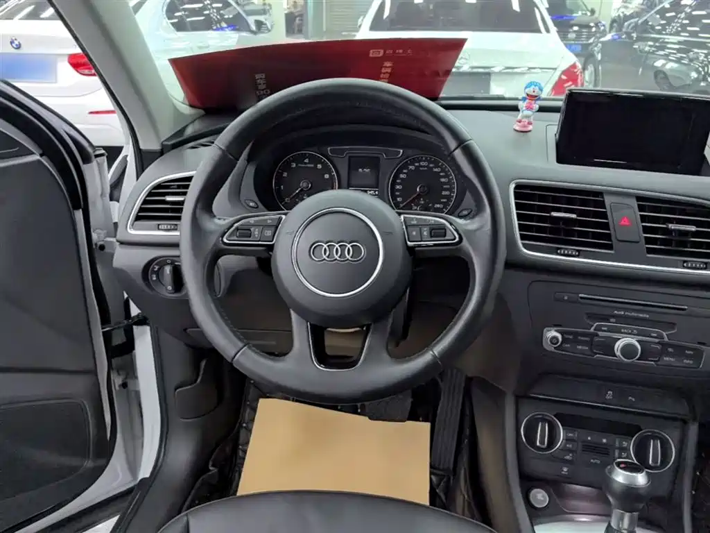 Audi Q3 2017 — фото 11