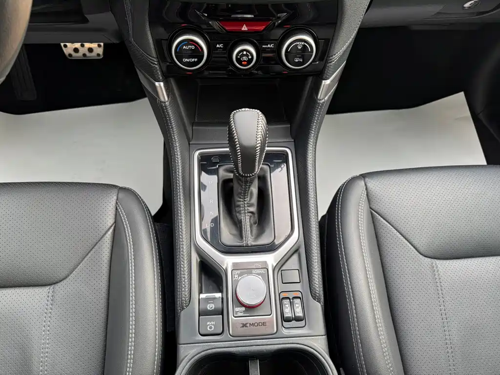 Subaru Forester 2023 — фото 15