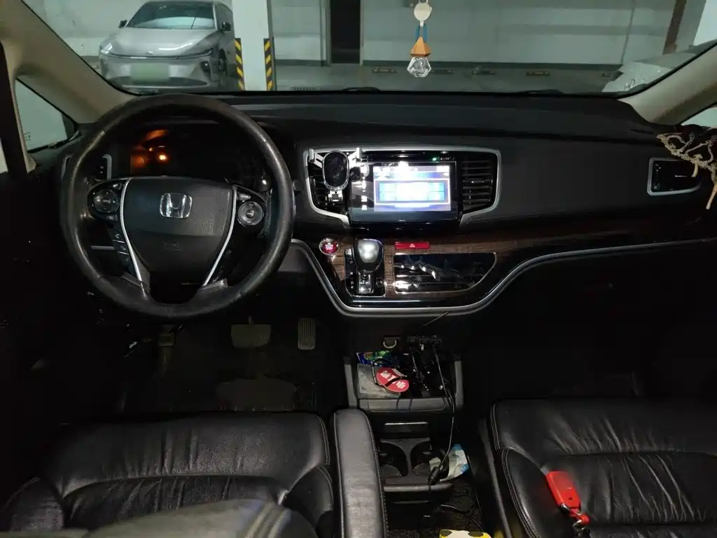 Honda Odyssey 2017 — фото 13