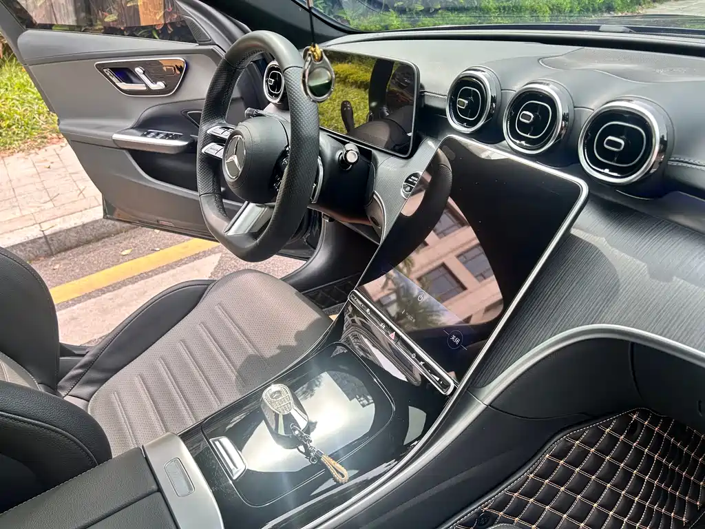 Mercedes-Benz C-Class 2023 — фото 11