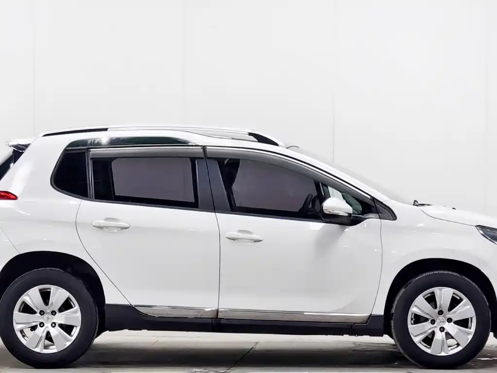 Peugeot 2008 2014 — фото 8