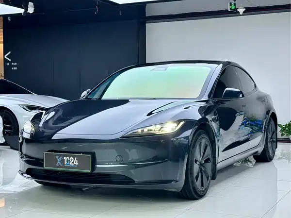 Tesla Model 3 2024