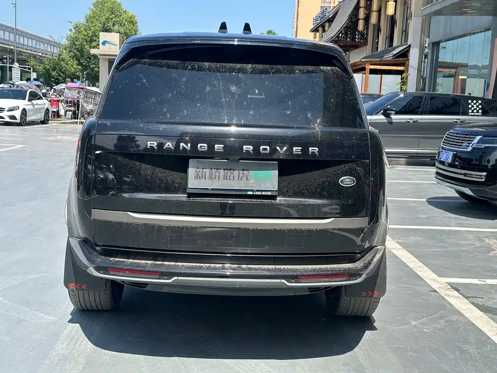 Land Rover Range Rover 2023 — фото 16
