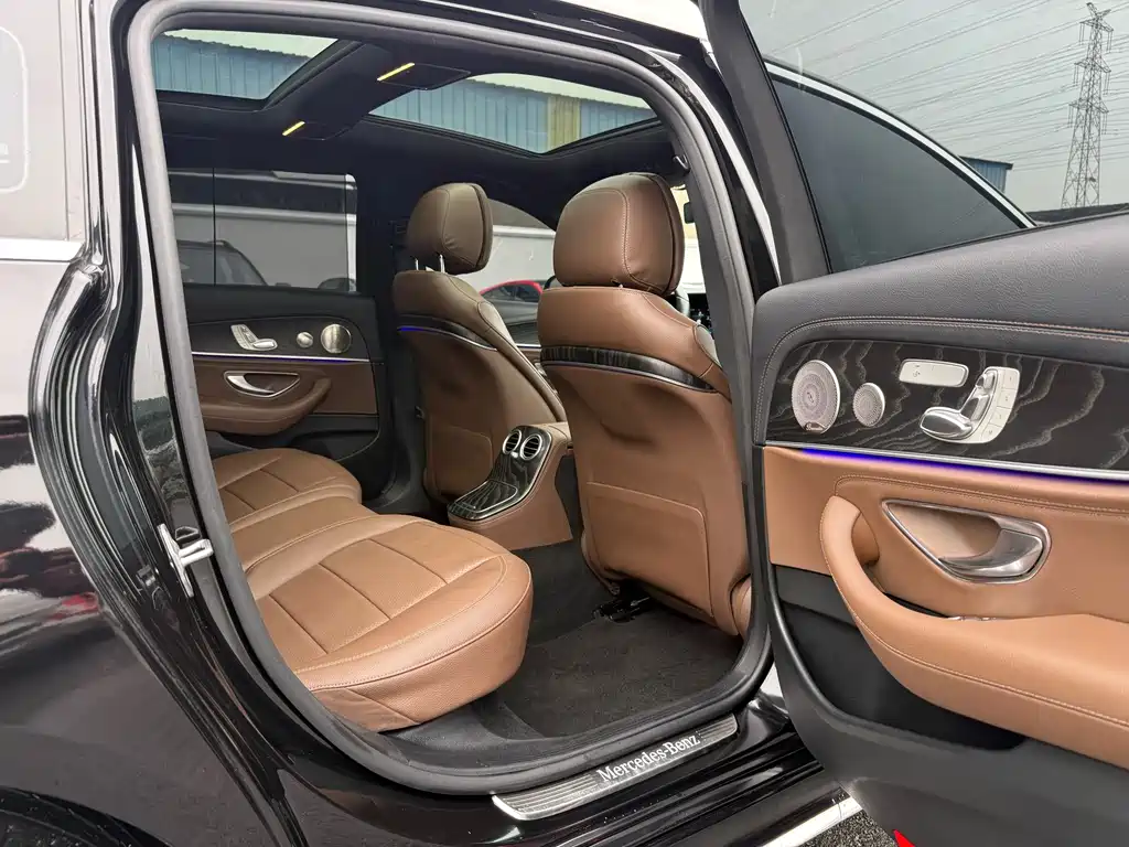 Mercedes-Benz E-Class 2022 — фото 17
