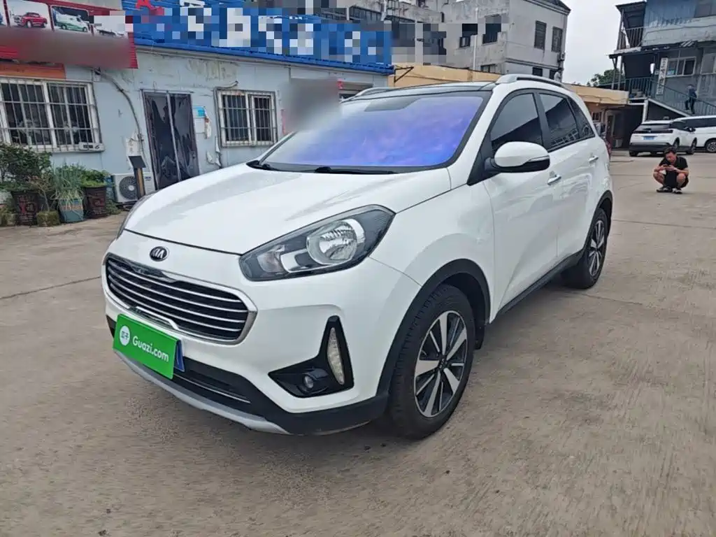 Kia KX3 Proud Running 2017