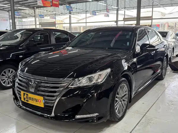 Toyota Crown 2015