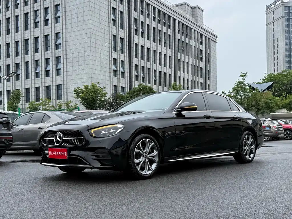 Mercedes-Benz E-Class 2022 — фото 3
