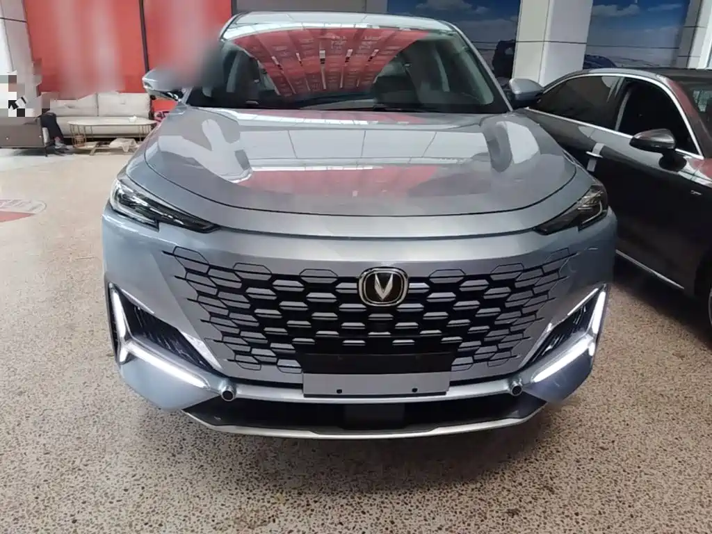 Changan UNI-K Smart Electronic Idd 2022 — фото 3