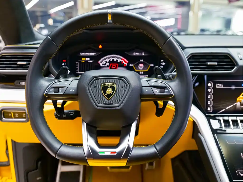 Lamborghini Urus 2020 — фото 12