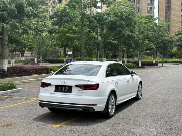 Audi A4L 2018