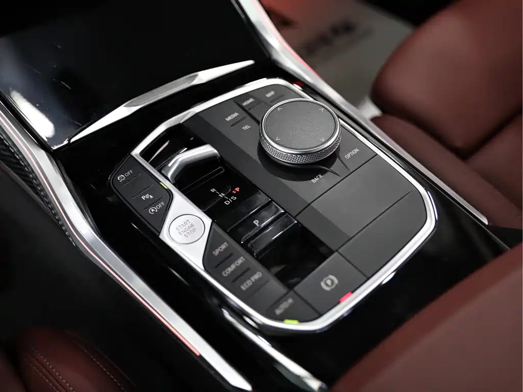 BMW 3 Series 2023 — фото 10