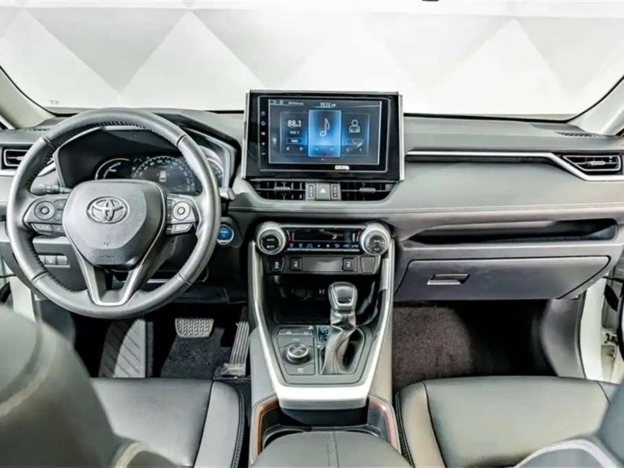 Toyota RAV4 2021 — фото 13