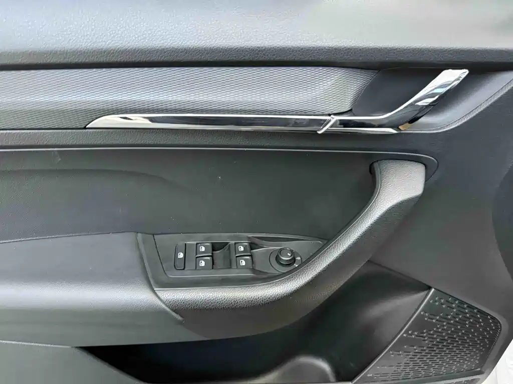 Skoda Kamiq 2022 — фото 10