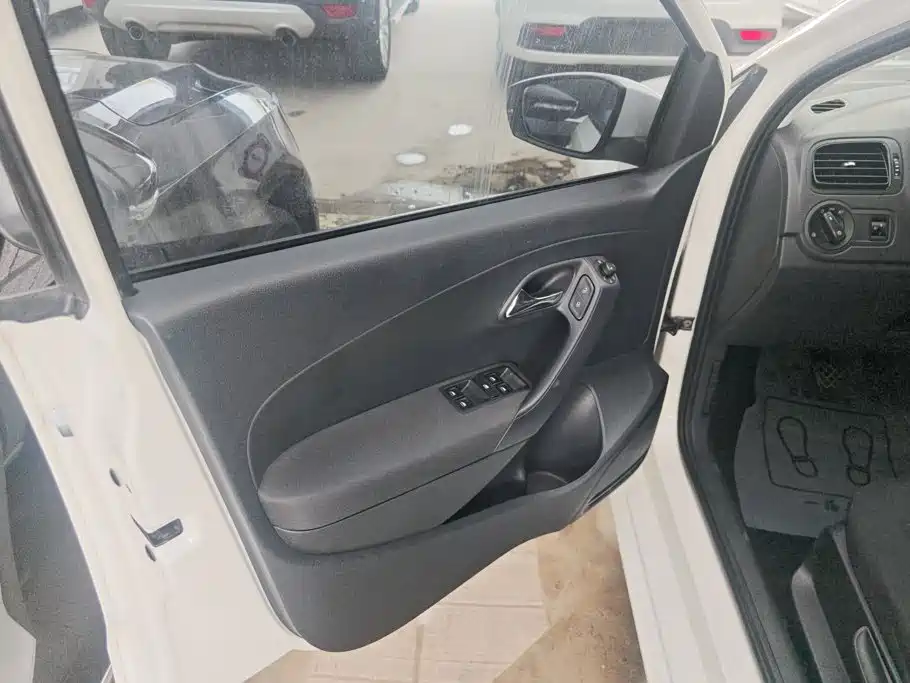Volkswagen Polo 2015