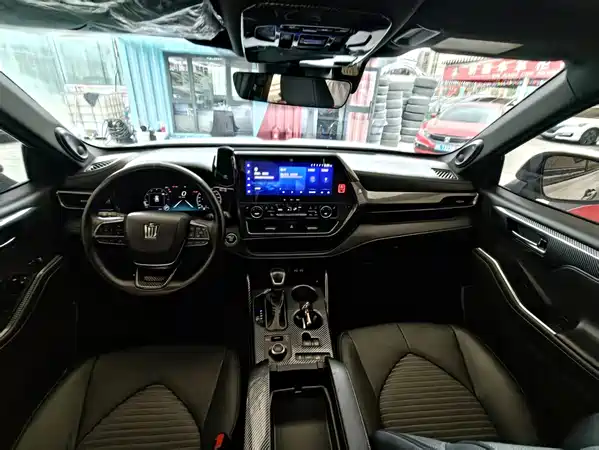 Toyota Crown Kluger 2023
