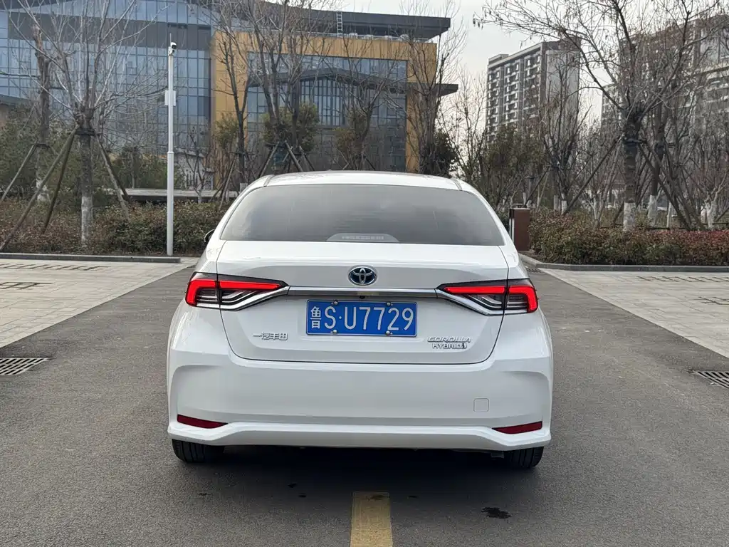 Toyota Corolla 2023 — фото 15