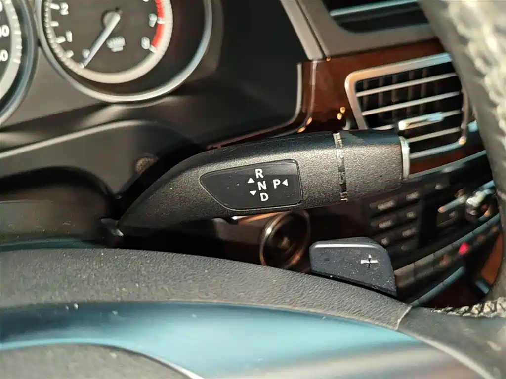 Mercedes-Benz E-Class 2015 — фото 14