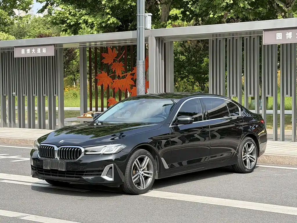 BMW 5 Series 2021 — фото 1