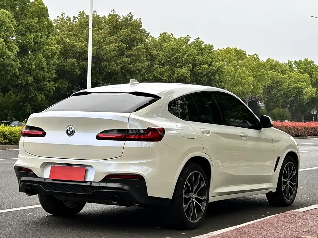 BMW X4 2021 — фото 17