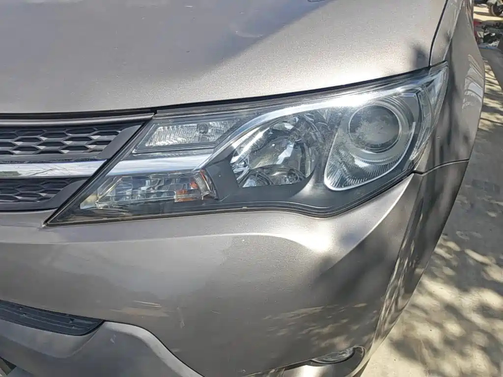 Toyota RAV4 2015 — фото 24