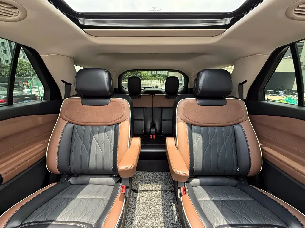 Ford Explorer 2023 — фото 16