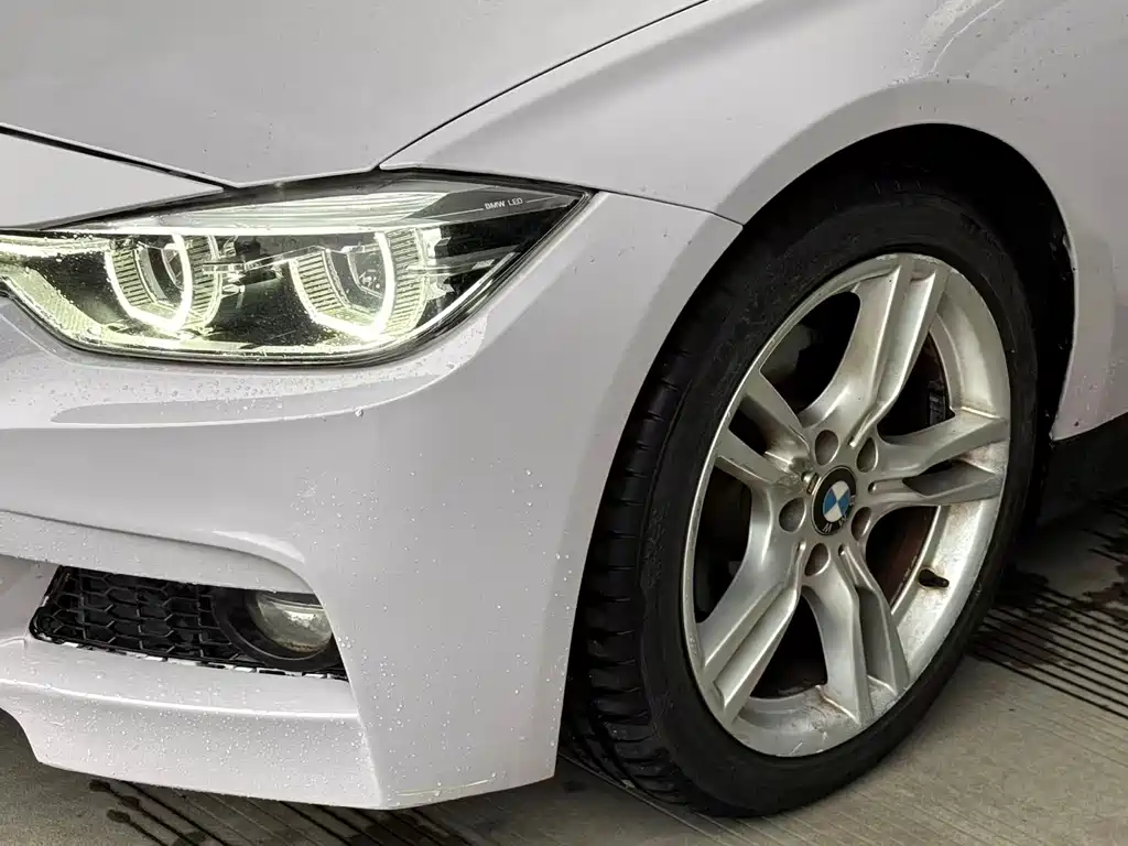 BMW 3 Series 2017 — фото 9
