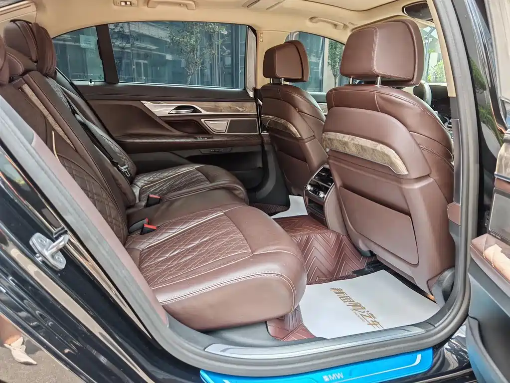 BMW 7 Series 2022 — фото 10