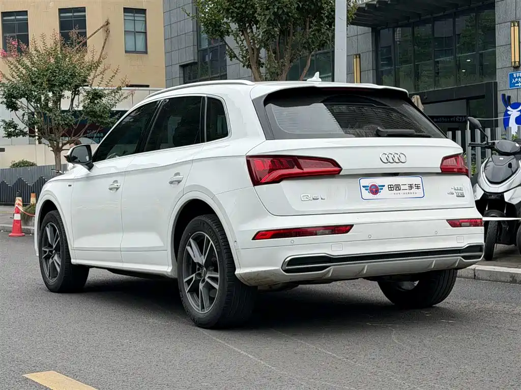 Audi Q5L 2021 — фото 4