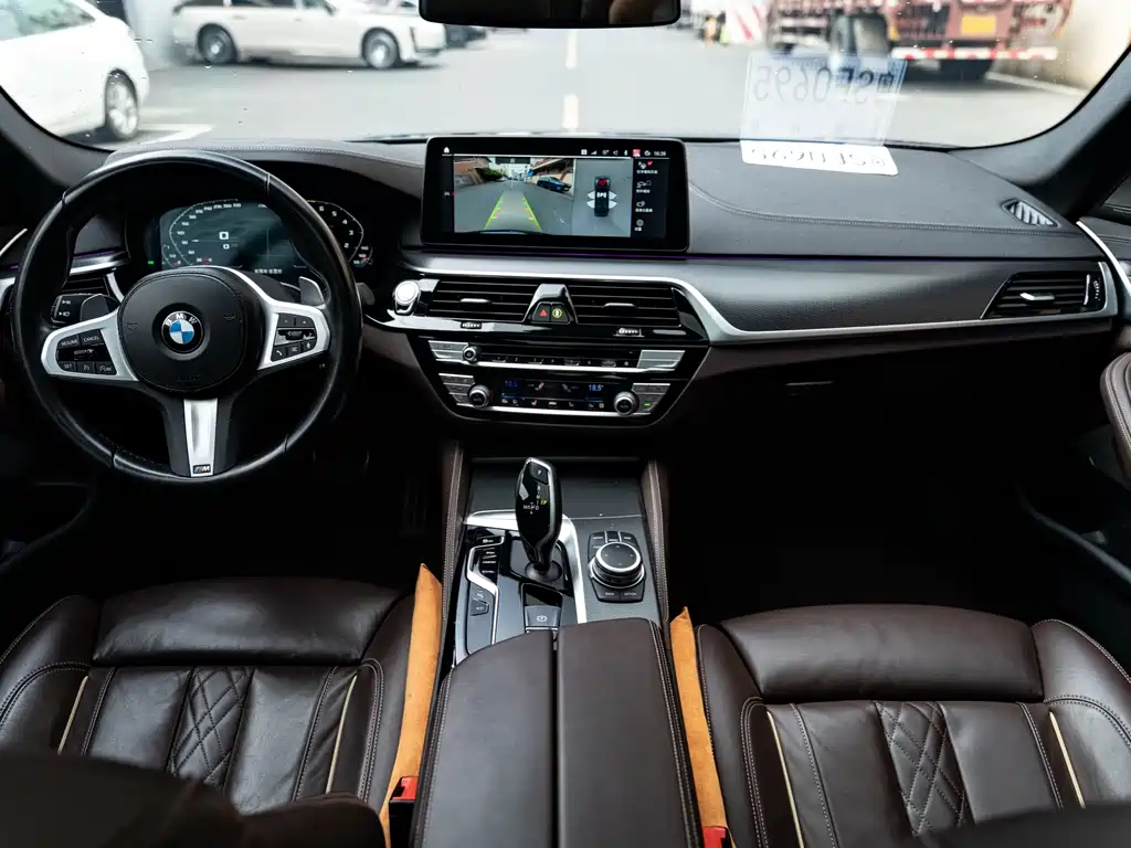 BMW 5 Series 2023 — фото 15