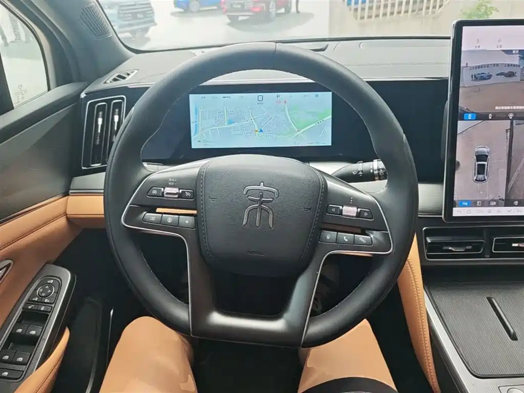 BYD L DM-i 2025 — фото 11