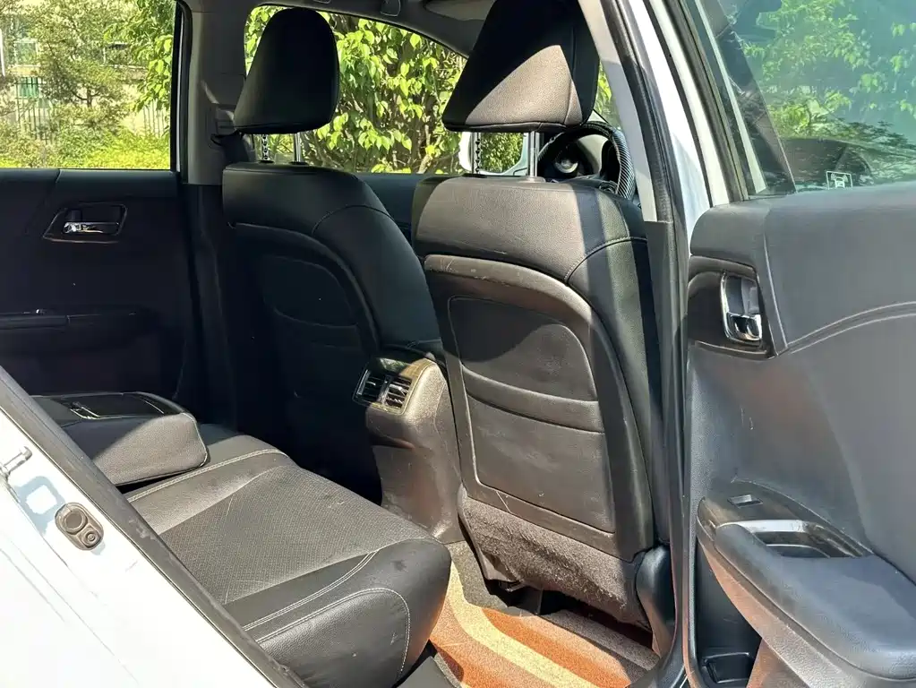 Honda Accord 2014 — фото 10