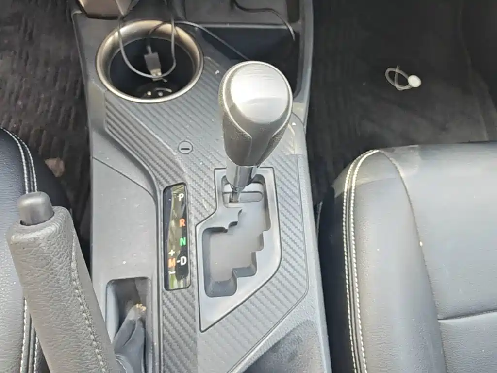 Toyota RAV4 2015 — фото 14