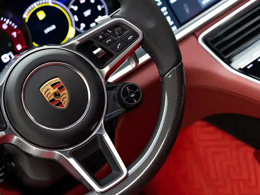 Porsche Panamera 2019 — фото 20