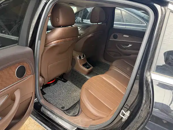 Mercedes-Benz E-Class 2022