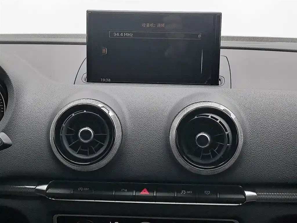 Audi A3 2020 — фото 12