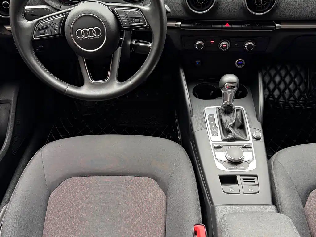 Audi A3 2019 — фото 15
