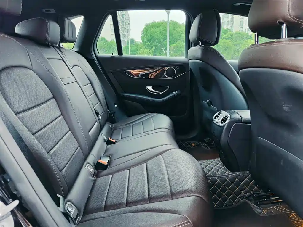 Mercedes-Benz GLC 2017 — фото 16