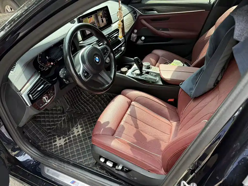 BMW 5 Series 2022 — фото 15