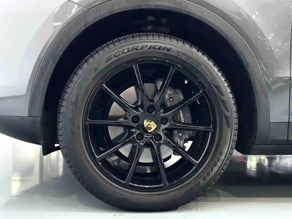 Porsche Cayenne 2019 — фото 28