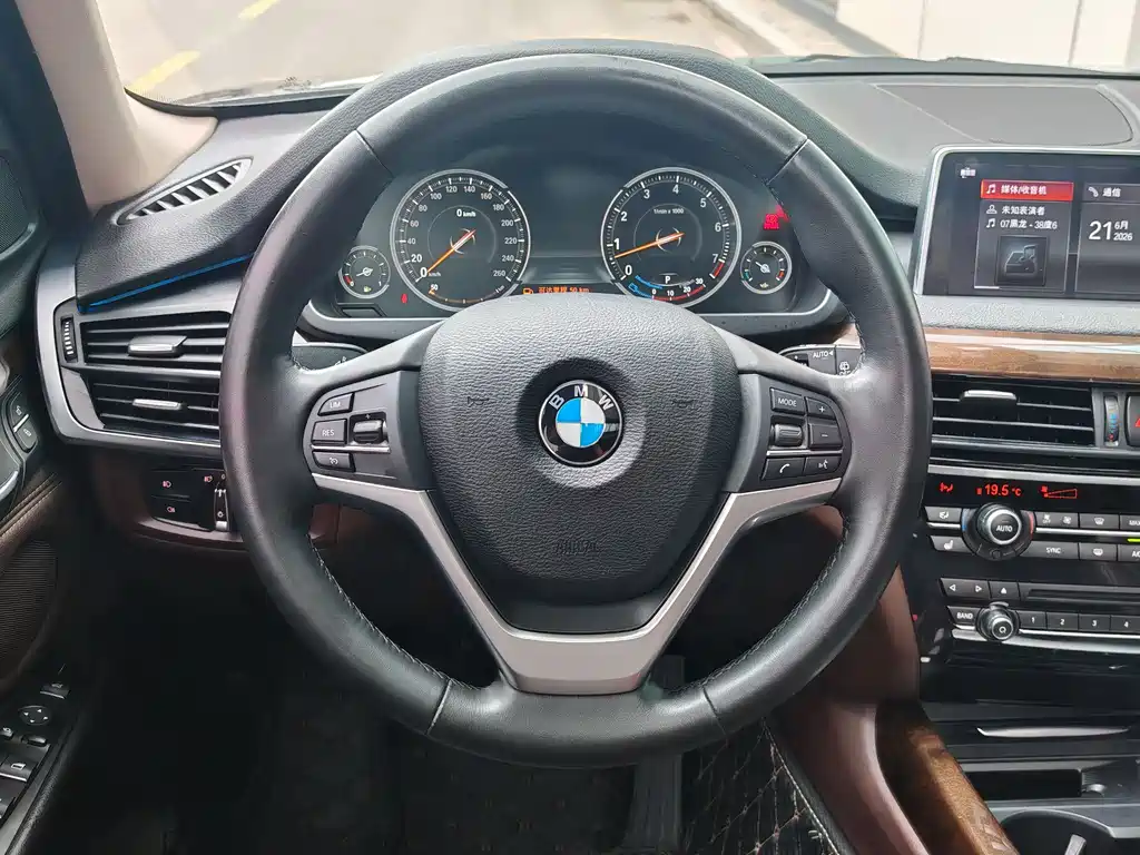 BMW X5 2018 — фото 24
