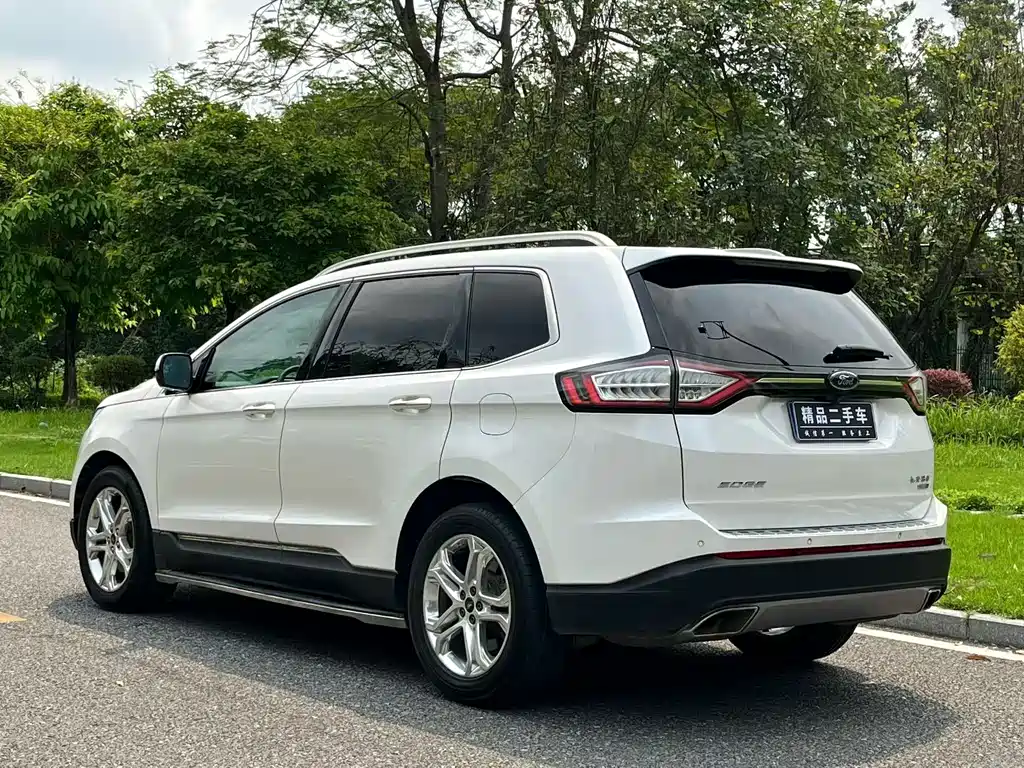Ford Edge 2016 — фото 11