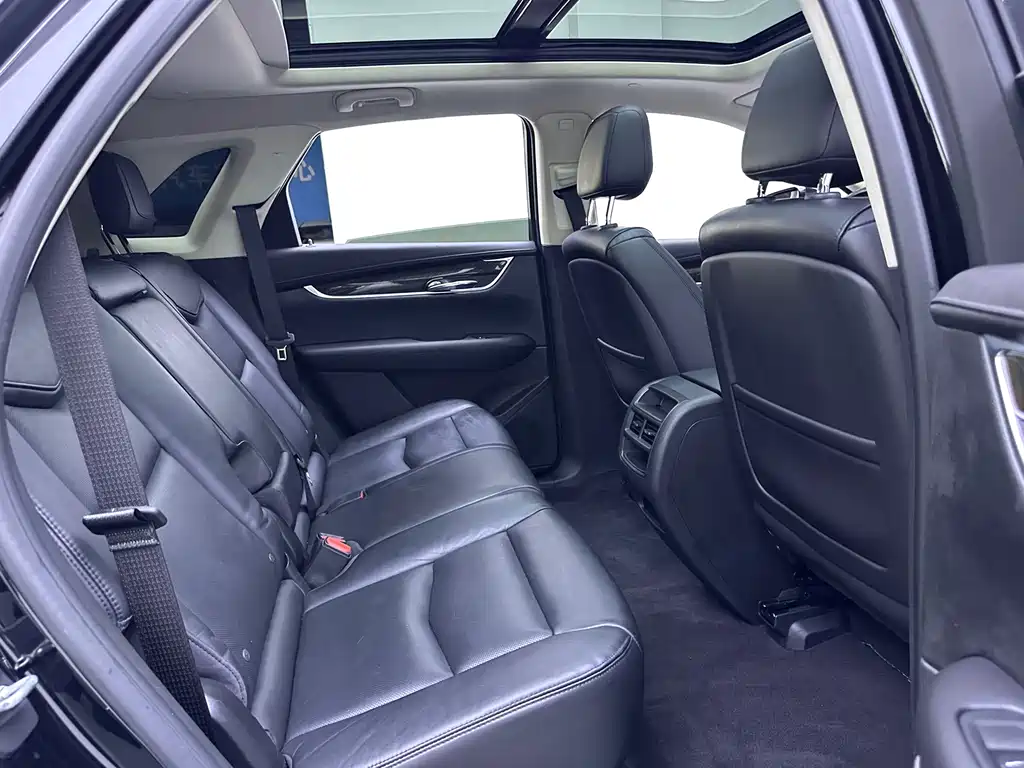 Cadillac XT5 2018 — фото 13
