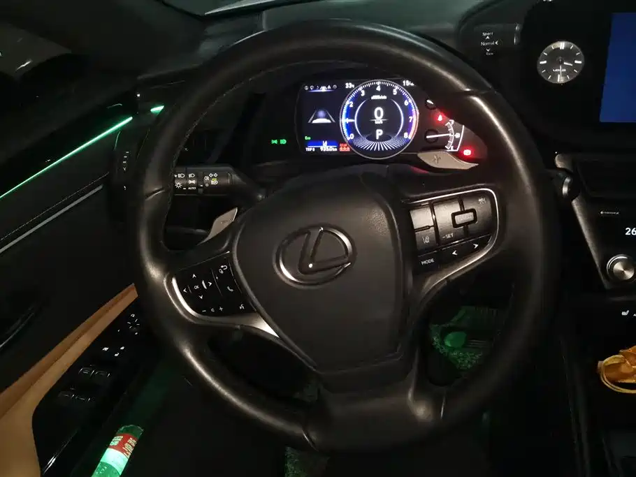 Lexus ES 2023 — фото 15